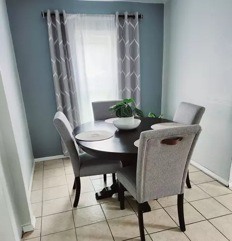 Dining - 1257 S 7th Ave, Kankakee, IL 60901 photo 1 of 1