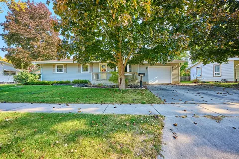 1425 Hulmes Dr, Dekalb, IL 60115