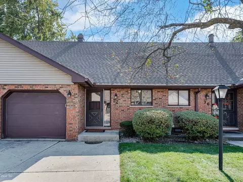 1918 Heatherway Ln #37, New Lenox, IL 60451
