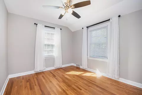 Bedroom - 1217 E Illinois St, Wheaton, IL 60187 photo 1 of 2