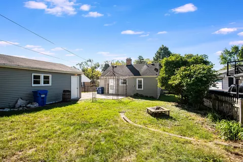 Exterior - 1217 E Illinois St, Wheaton, IL 60187 photo 4 of 5
