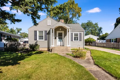 1217 E Illinois St, Wheaton, IL 60187