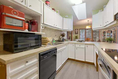 951 Martin Dr, Elgin, IL 60120 photo 16