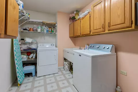 951 Martin Dr, Elgin, IL 60120 photo 20