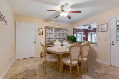 951 Martin Dr, Elgin, IL 60120 photo 19