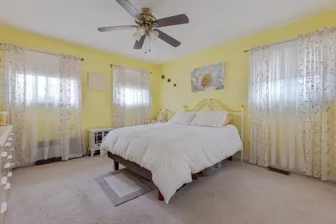 951 Martin Dr, Elgin, IL 60120 photo 6