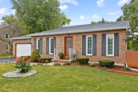 951 Martin Dr, Elgin, IL 60120