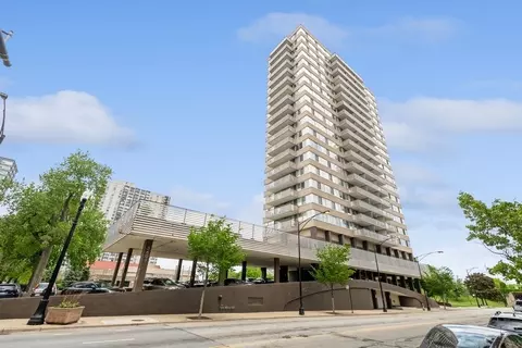5601 N Sheridan Rd #4B, Chicago, IL 60660