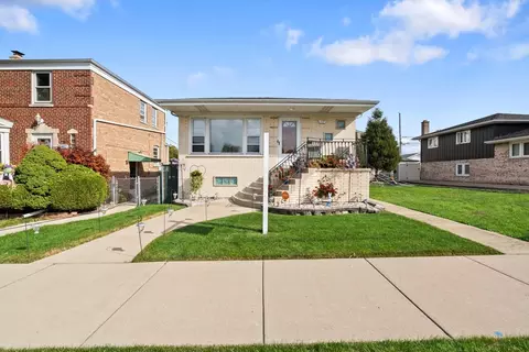 5321 S Moody Ave, Chicago, IL 60638
