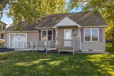 845 E North St, Coal City, IL 60416