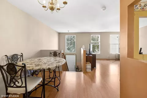 657 Serendipity Dr, Aurora, IL 60504 photo 2