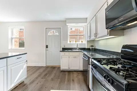Kitchen - 1436 N Harlem Ave #E, River Forest, IL 60305 photo 2 of 4