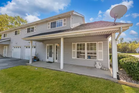 701 Shady Acres Ln, Calumet City, IL 60409