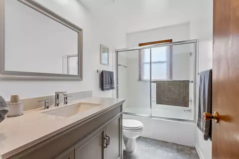 Bath - 18503 Oak Ave, Lansing, IL 60438 photo 1 of 2