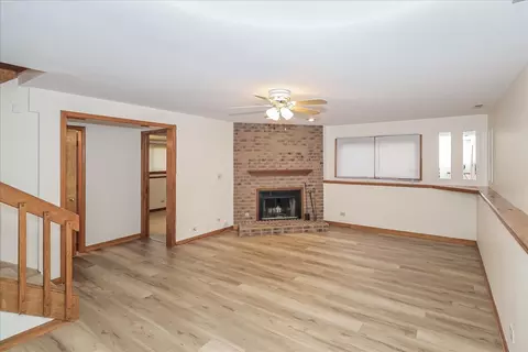 Living - 425 Millwood Dr, Bartlett, IL 60103 photo 3 of 4