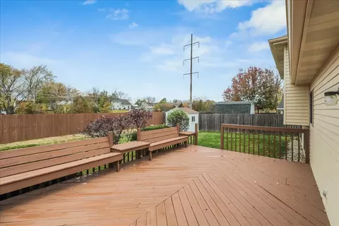 Exterior - 425 Millwood Dr, Bartlett, IL 60103 photo 3 of 3