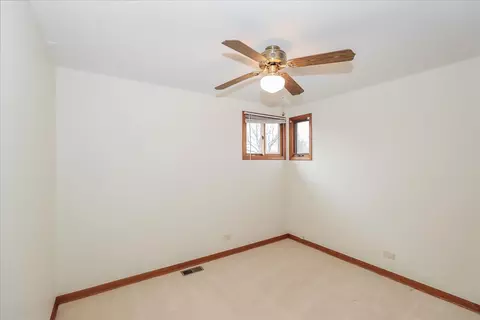 Bedroom - 425 Millwood Dr, Bartlett, IL 60103 photo 4 of 7