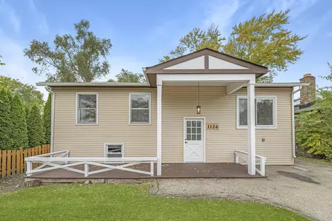 1124 N Lotus Dr, Round Lake, IL 60073