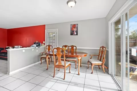Dining - 461 Konen Ave, Aurora, IL 60504 photo 1 of 1
