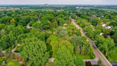 1159 Giese Rd, Batavia, IL 60510