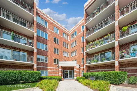 4210 N Natchez Ave #407, Chicago, IL 60634