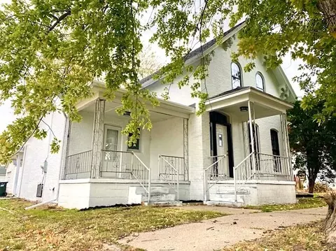 Exterior - 108 E 6th St, Sterling, IL 61081 photo 3 of 4
