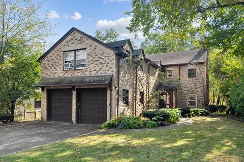 120 Crescent Dr, Glencoe, IL 60022