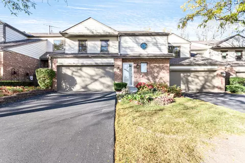 23 W360 Pinehurst Ct, Naperville, IL 60540