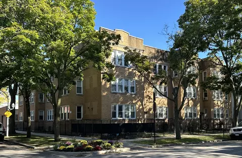 3750 W Giddings St #1, Chicago, IL 60625