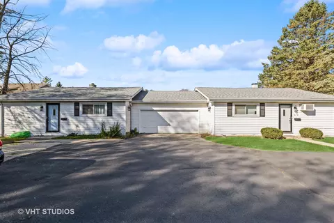 612-614 St Johns Rd, Woodstock, IL 60098