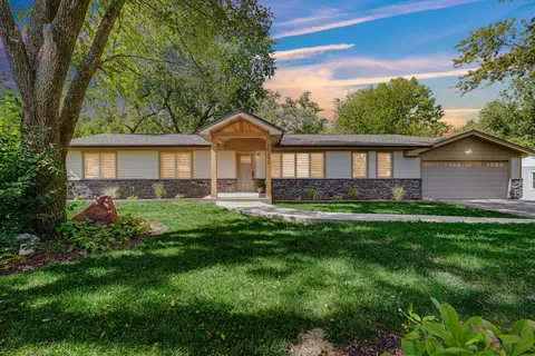 2 N342 Virginia Ave, Glen Ellyn, IL 60137