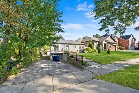 9429 S 83rd Ave, Hickory Hills, IL 60457