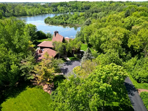 23033 W Schwerman Rd, Mundelein, IL 60060