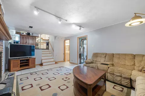 Living - 978 Poplar Ln, Bartlett, IL 60103 photo 7 of 7