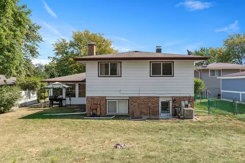 Exterior - 978 Poplar Ln, Bartlett, IL 60103 photo 2 of 2