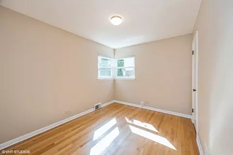 201 E Burlington St, Riverside, IL 60546 photo 6
