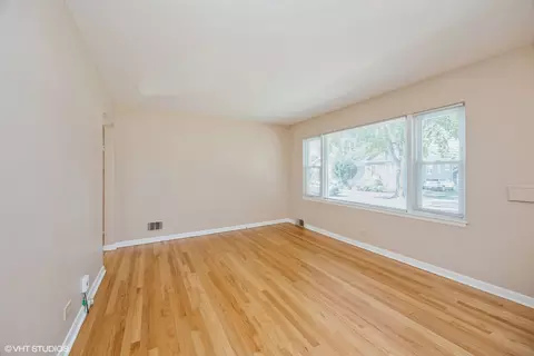 201 E Burlington St, Riverside, IL 60546 photo 3