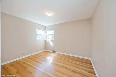 201 E Burlington St, Riverside, IL 60546 photo 5