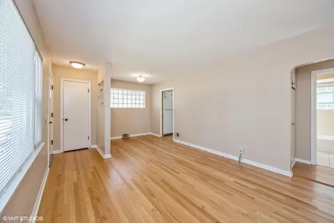 201 E Burlington St, Riverside, IL 60546 photo 2