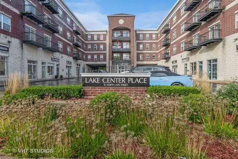 10 N Lake St #313, Grayslake, IL 60030