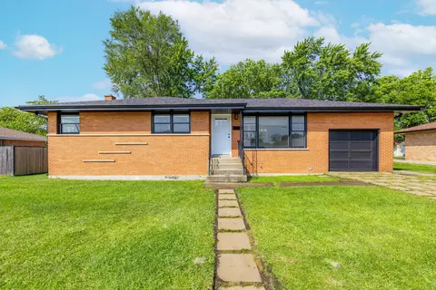 11238 S Ridgeland Ave, Worth, IL 60482