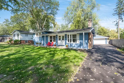 3 S269 Ironwood Dr, Glen Ellyn, IL 60137