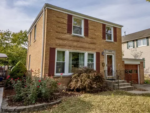 906 N Patton Ave, Arlington Heights, IL 60004