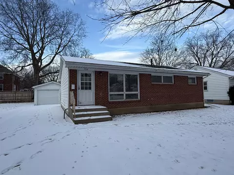 726 W American St, Freeport, IL 61032