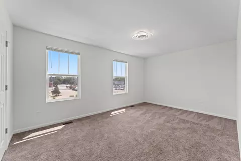 1056 E Oakton St, Des Plaines, IL 60018 photo 5