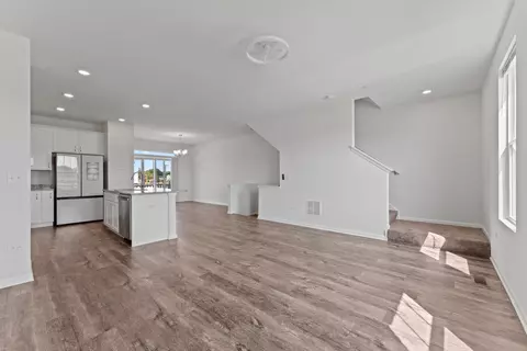 1056 E Oakton St, Des Plaines, IL 60018 photo 20