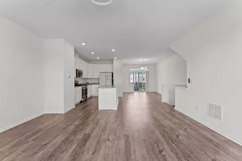 1056 E Oakton St, Des Plaines, IL 60018 photo 19