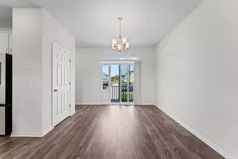 1056 E Oakton St, Des Plaines, IL 60018 photo 24