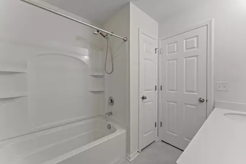 1056 E Oakton St, Des Plaines, IL 60018 photo 8