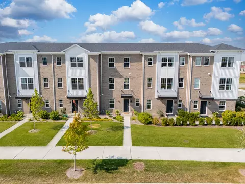 1056 E Oakton St, Des Plaines, IL 60018
